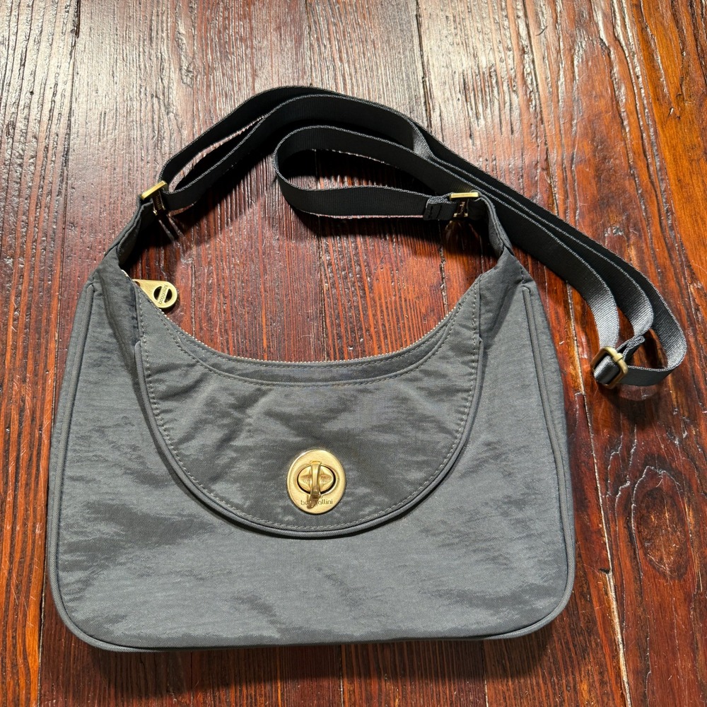 Baggallini Crossbody Bag Purse Gray Nylon Gold Turn Lock Travel Bag